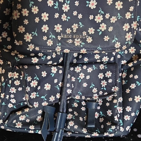 Kate Spade Navy and White Daisy Backpack - Picture 4 of 14